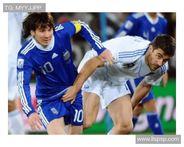 足球场32号球星是谁 他在赛场上的表现和历史贡献分析